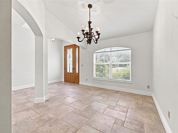 5th image of 10040 SE 42ND COURT