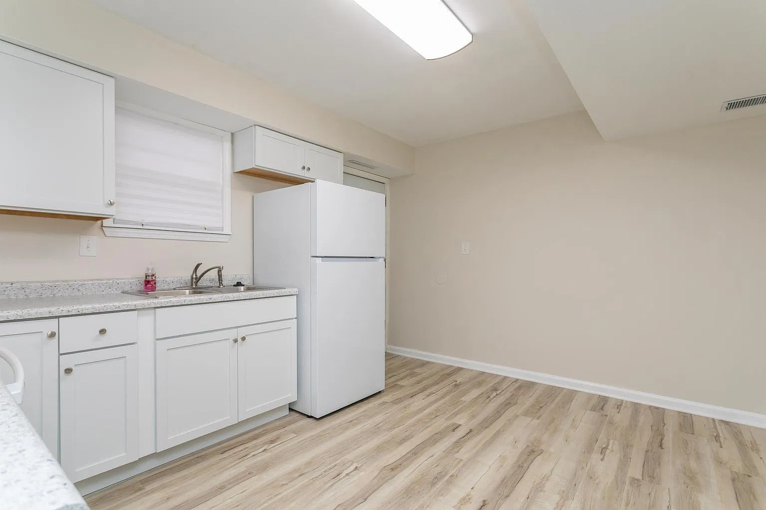 3 bed, 1.5 bath, $1,350 — Photo 3