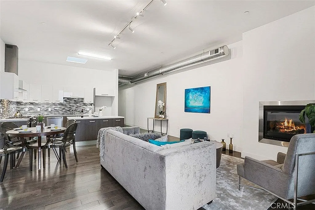 1 bed, 957 sqft, $3,599 — Photo 1