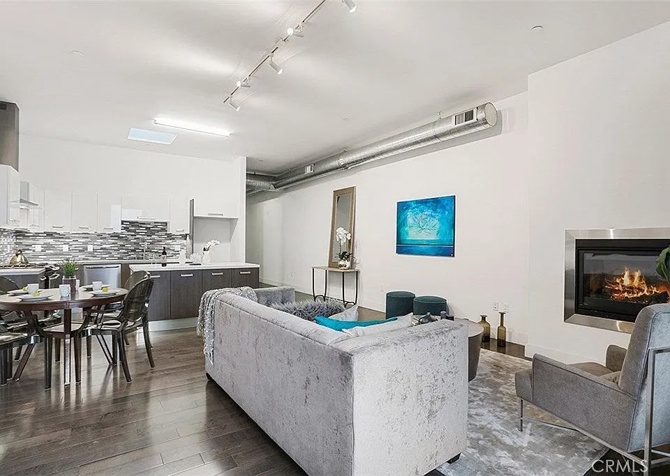 433 Pine Ave #402