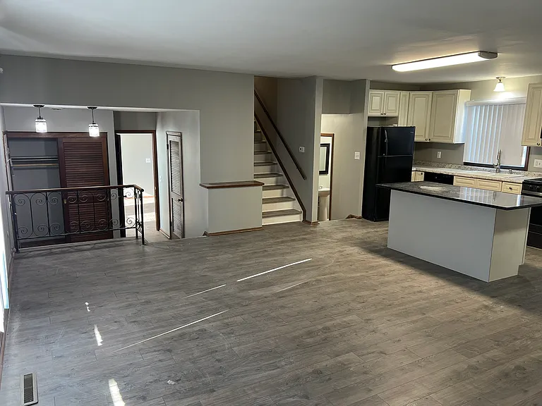 181 Chestnut St — Photo 9