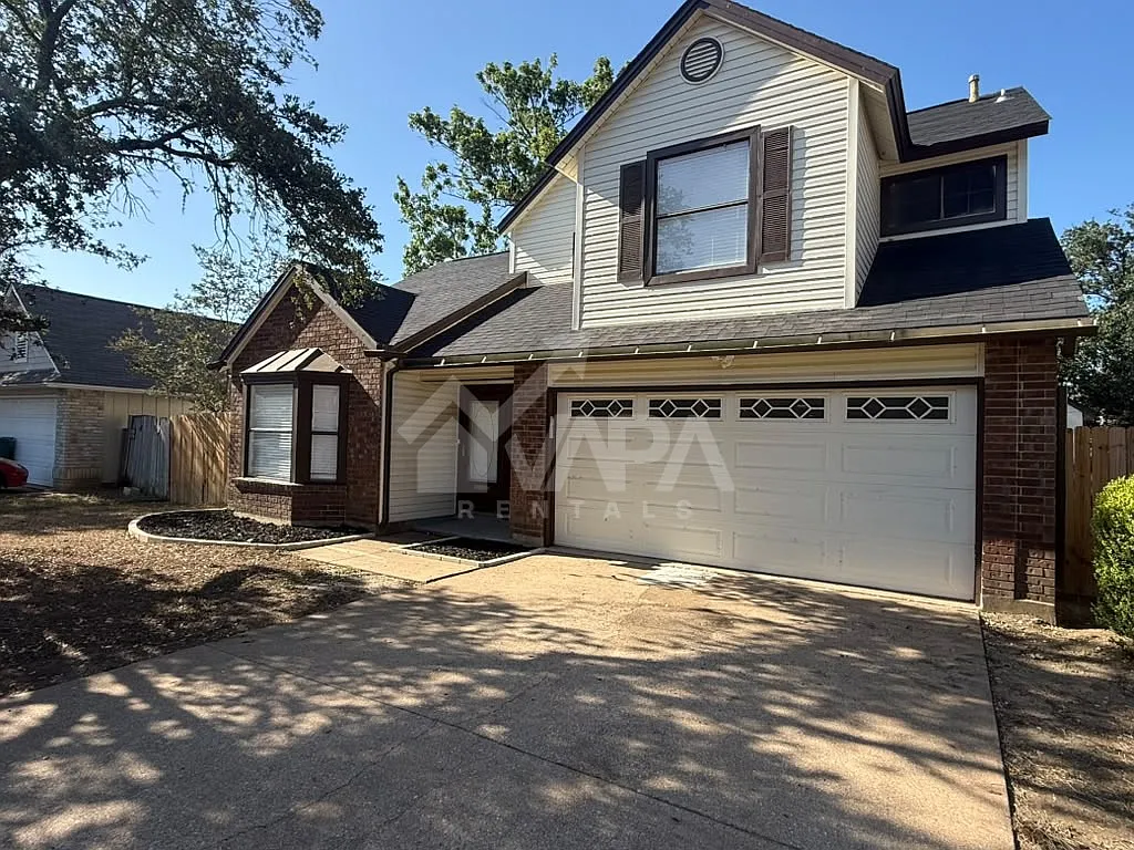 3 bed, 2.5 bath, 1660 sqft, $2,100 — Photo 3