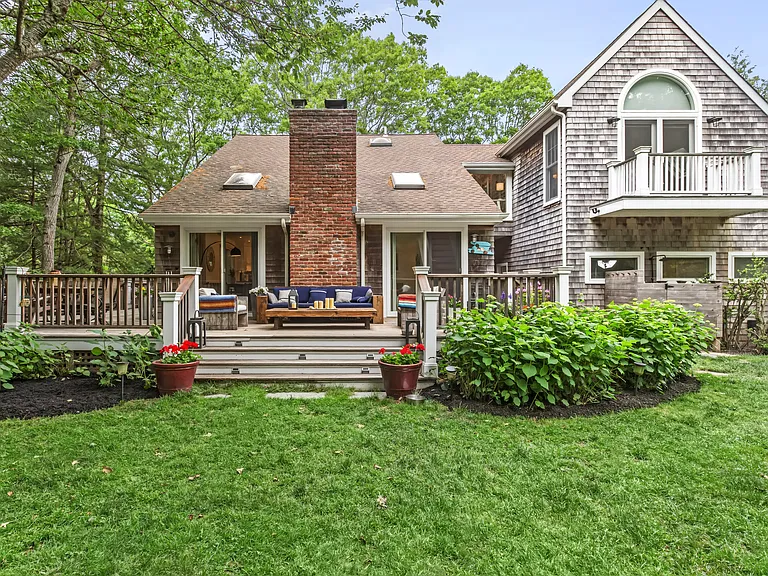 35 Kings Point Rd — Photo 20
