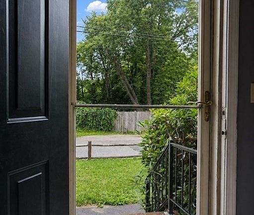 4th image of 24 Oconnor St