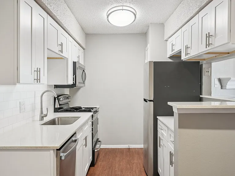 5644 Riverwalk Dr — Photo 64