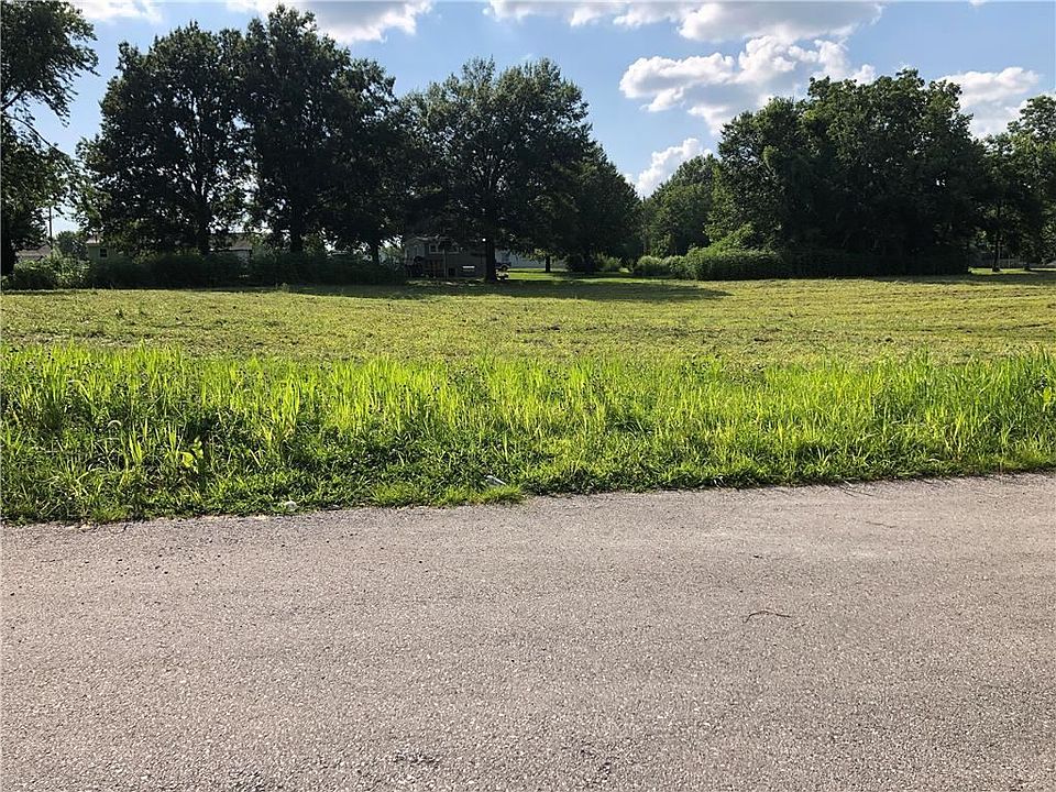 1st image of Hawkins St