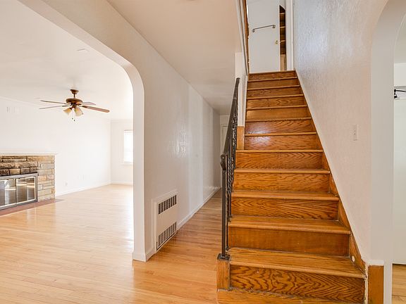 3rd image of 24640 Van Zandt Ave