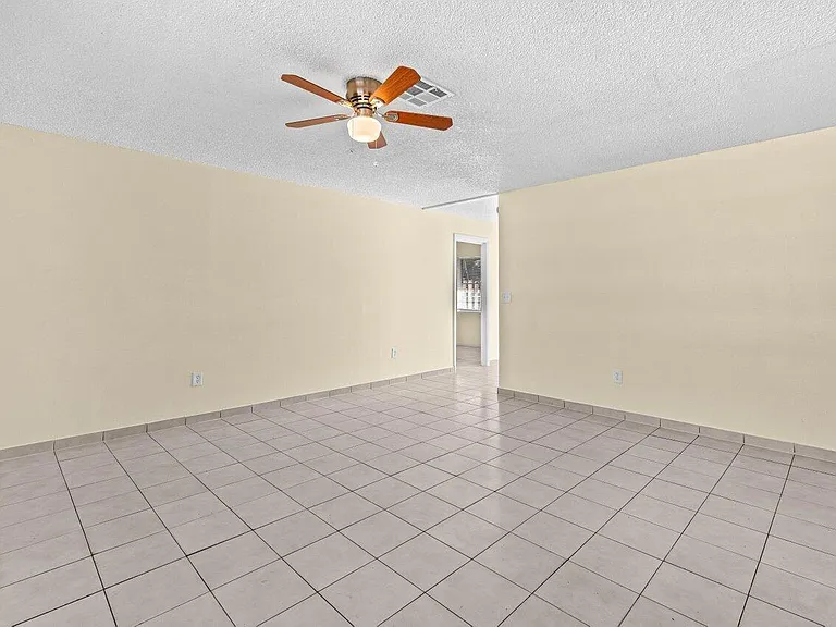 4863 Gulfstream Rd — Photo 7