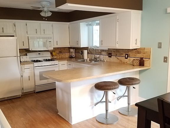 2nd image of 2846 Rosewood St