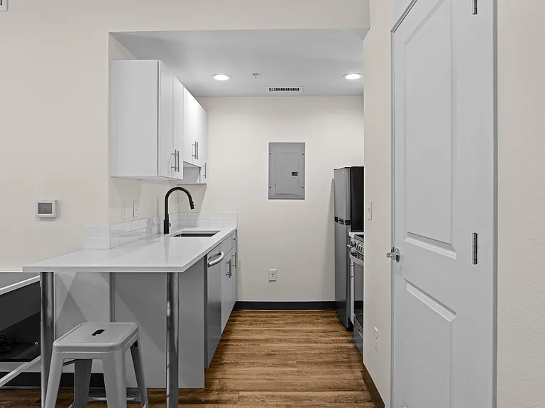 University Flats Phase II — Photo 18