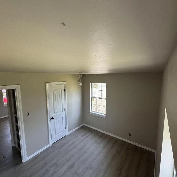 704 Judy Ave — Photo 2