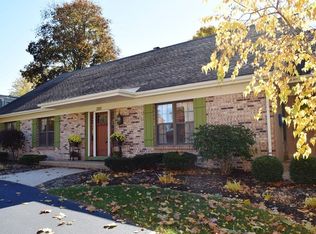 220 Thornbrook Rd, Dekalb, IL 60115