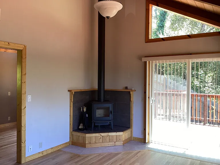 1920 Redwood Dr — Photo 9