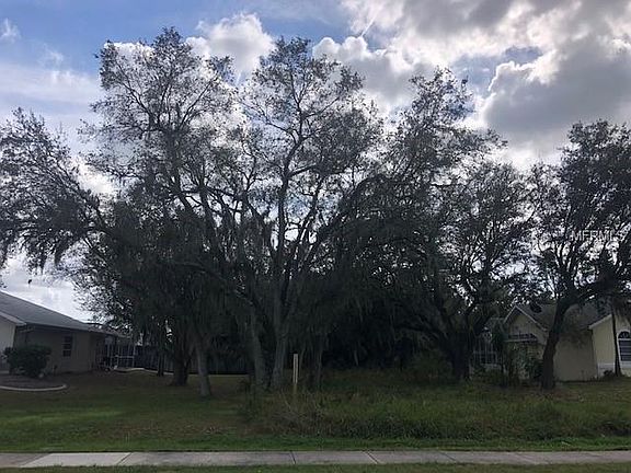 3rd image of 22349 Peachland Blvd