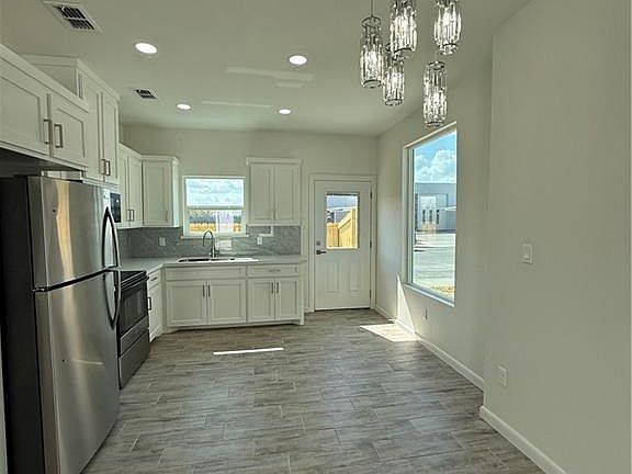3rd image of 9202 N 56th Ln #3