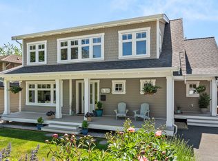 15682 Thrift Ave, White Rock, BC V4B2M4