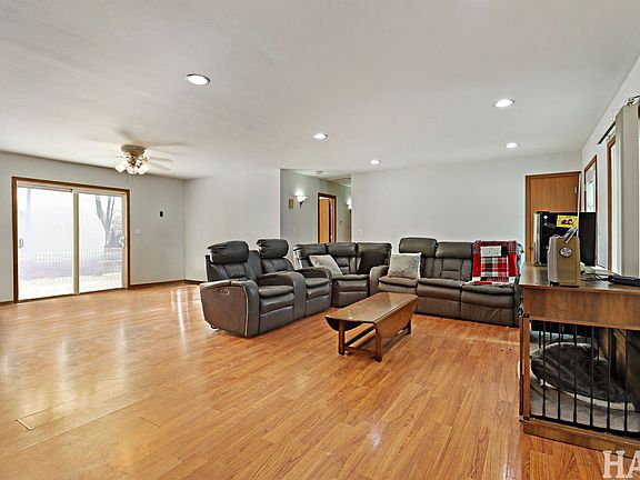 2nd image of 39 Lippincott Rd