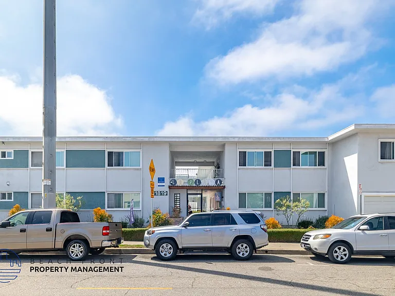 11819 Eucalyptus Ave. — Photo 11