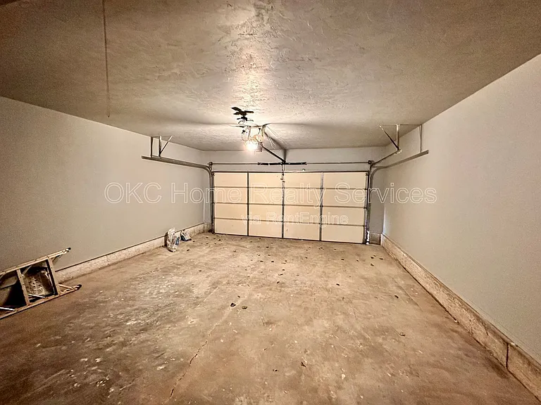 8712 Rayburn Ave — Photo 9