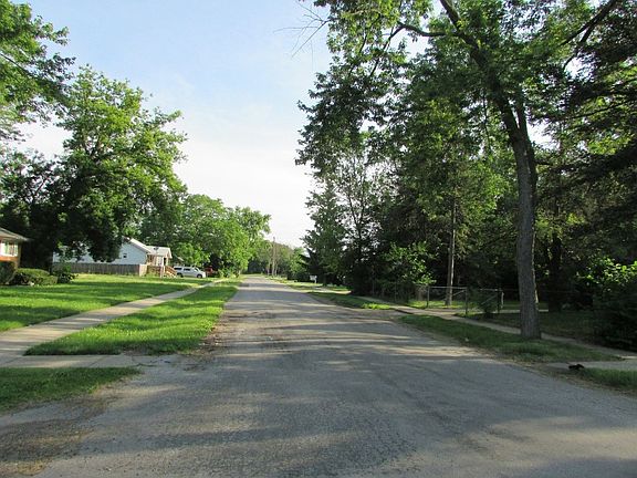 4th image of 28042 Selkirk St