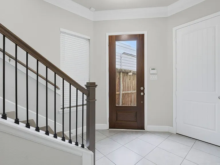 6011 Truro St #B — Photo 5