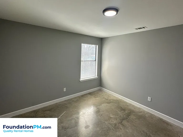 555 Monteagle Dr — Photo 9