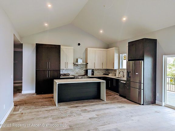 3rd image of 88 Green Mesa Pl