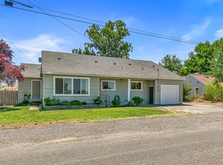 1215 Sweet Rd, Medford, OR 97501