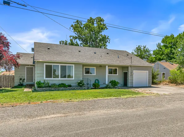 1215 Sweet Rd, Medford, OR 97501