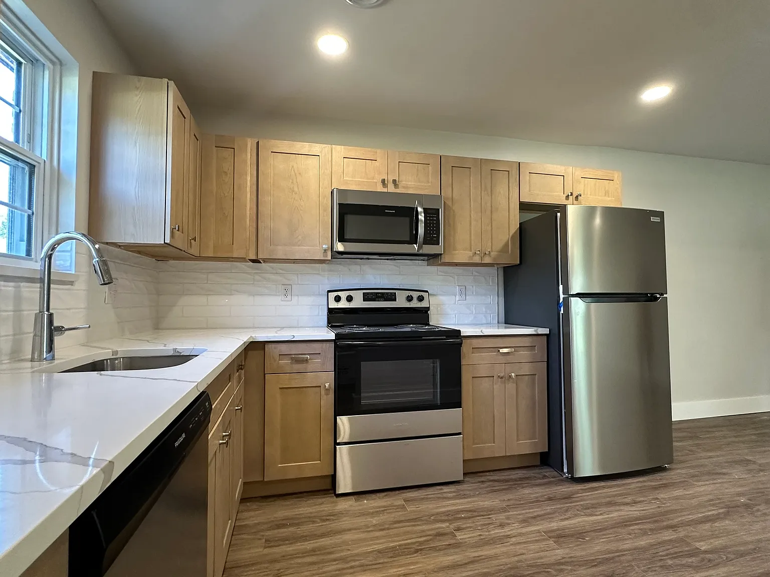 2 bed, 1196 sqft, $1,795 — Photo 4