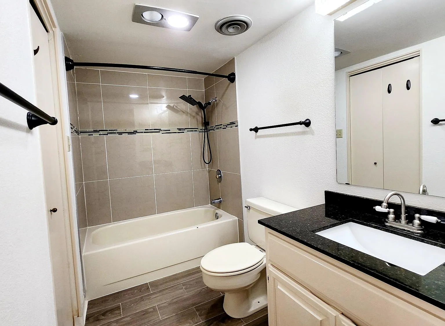 1 bed, 796 sqft, $1,395 — Photo 2