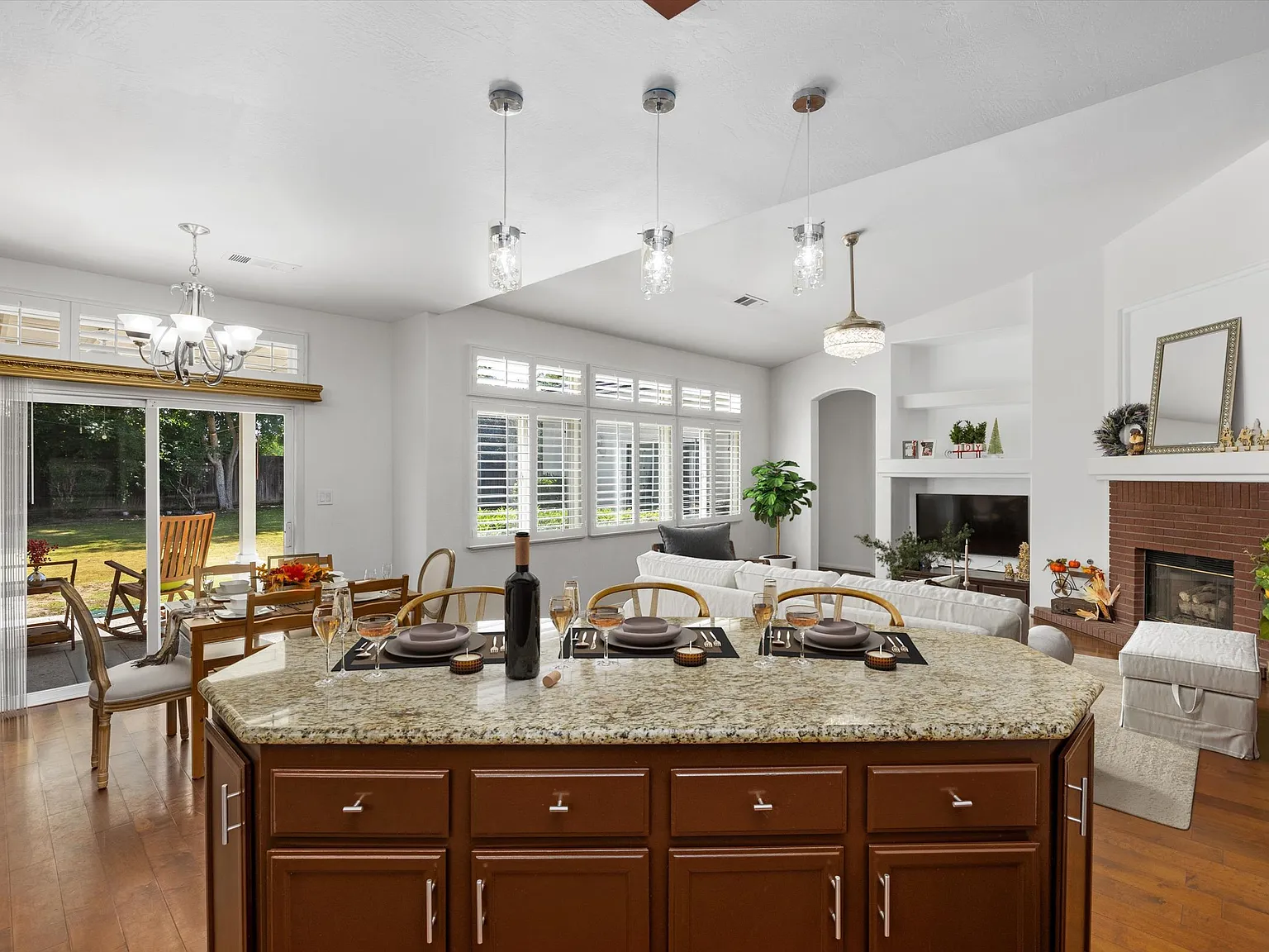 3 bed, 1797 sqft, $3,250 — Photo 3