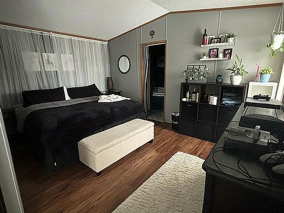 2nd image of 29801 Charlemagne Dr