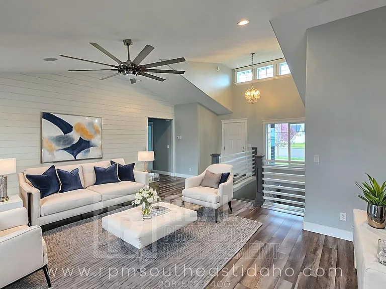 4802 Porter Dr — Photo 2
