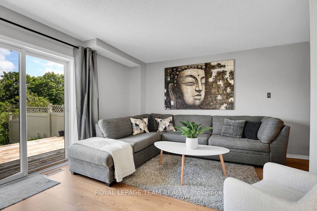 1443 Caravel Cres, Ottawa, ON - View 4