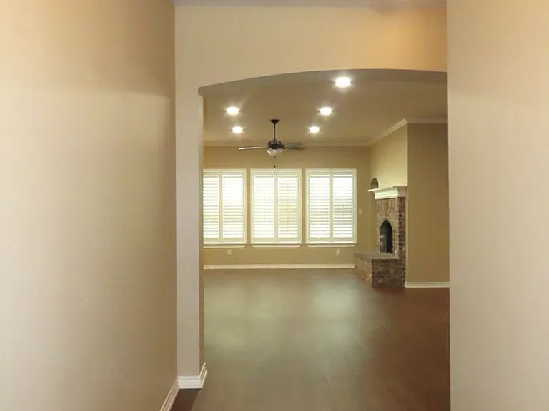 414 Asher — Photo 3