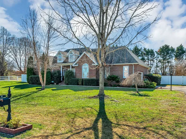 17 Favre Cir, Winchester, TN 37398