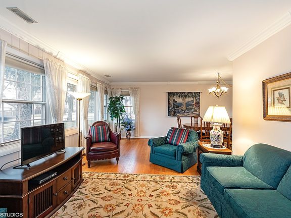 3rd image of 1211 E Euclid Ave