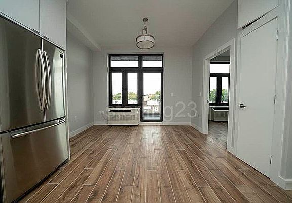 5th image of 3112 24th Ave Unit 4E