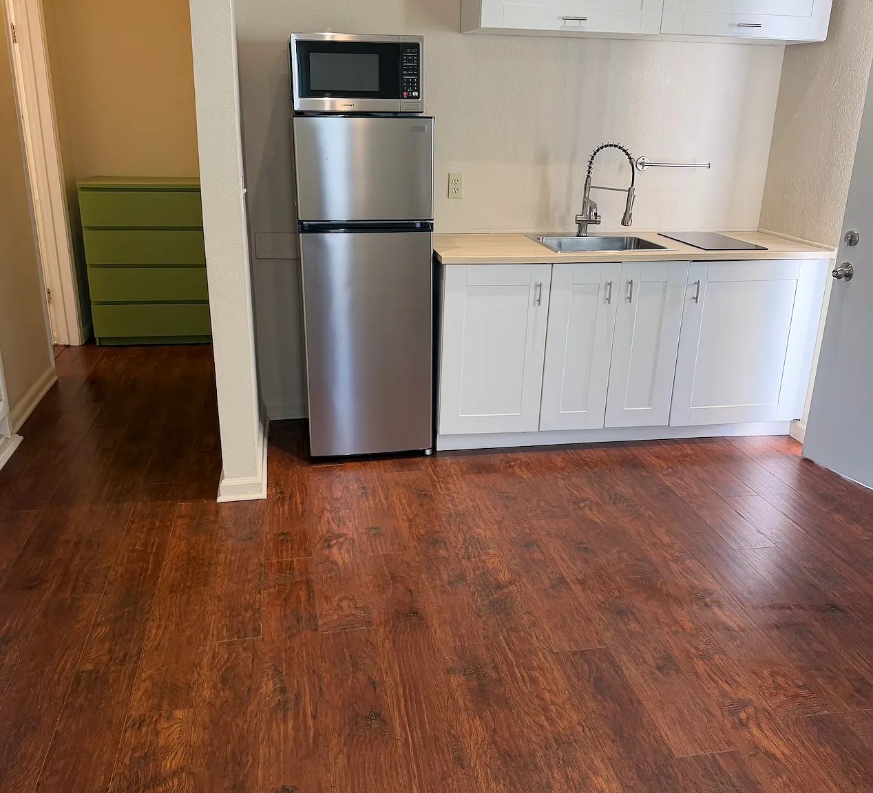 Studio, 415 sqft, $1,660 — Photo 4