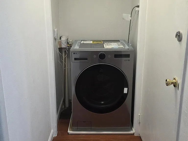 56 Whitaker Pl #2 — Photo 20