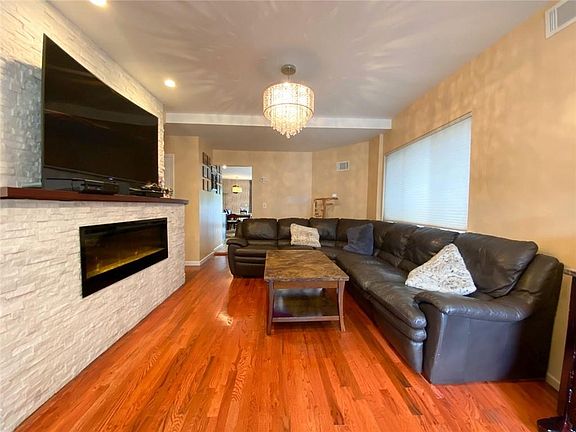 4th image of 134 Cuba Ave Unit C