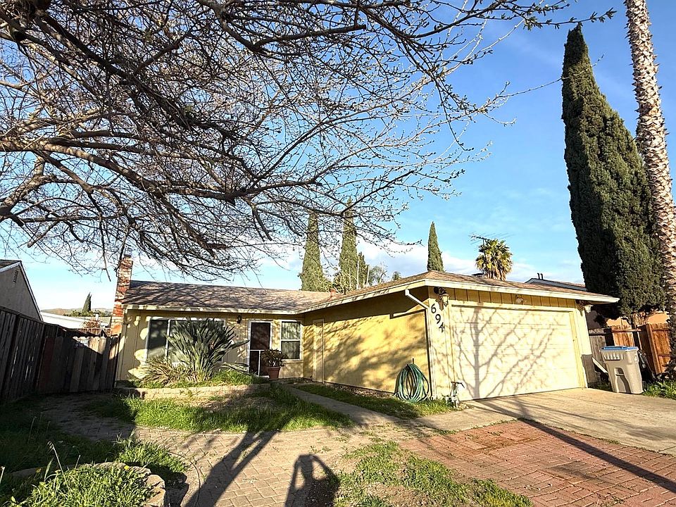 1st image of 694 Webster Dr