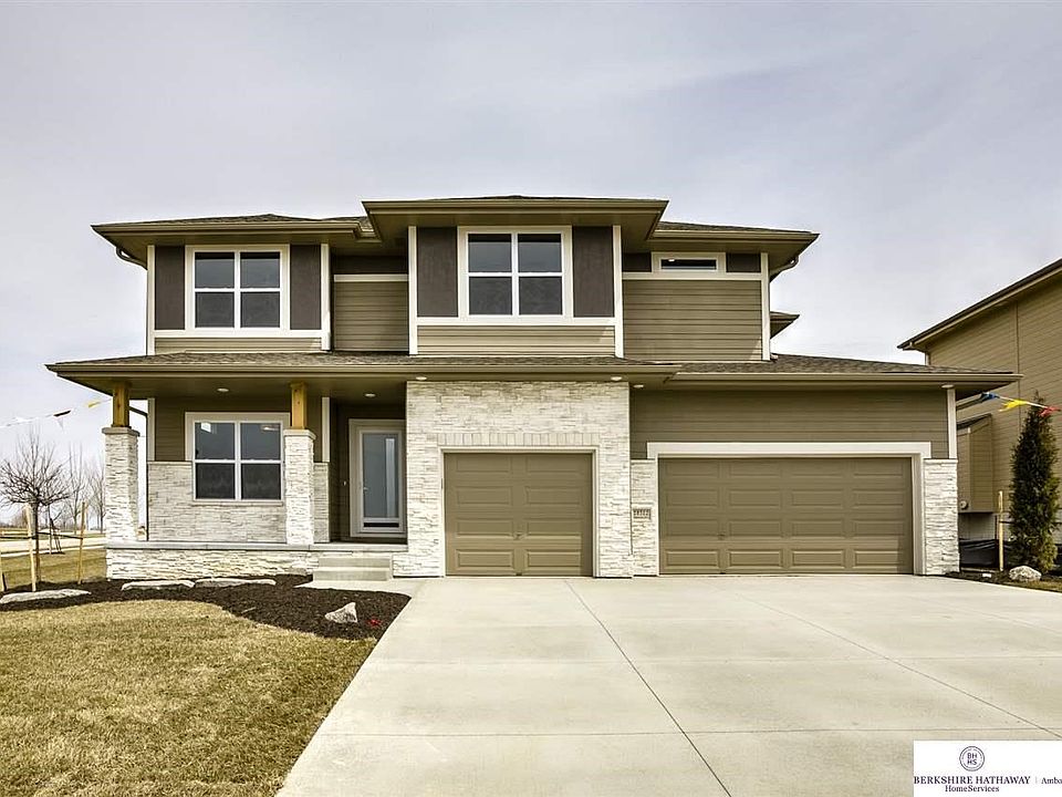 1st image of 3806 N 190th St