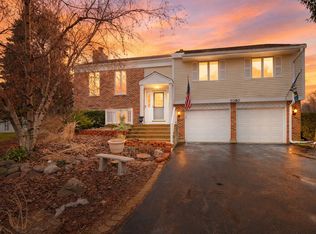 5080 Prairie Oak Rd, Gurnee, IL 60031