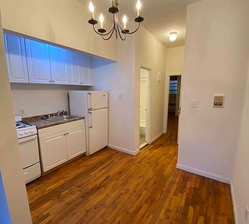 2nd image of 473 Columbus Ave #4DC
