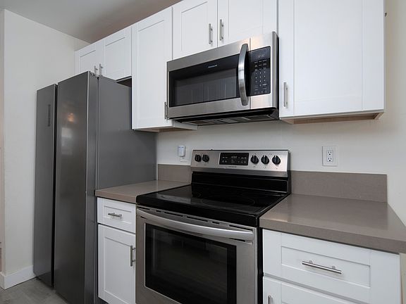 3rd image of 3670 Arey Dr APT 1