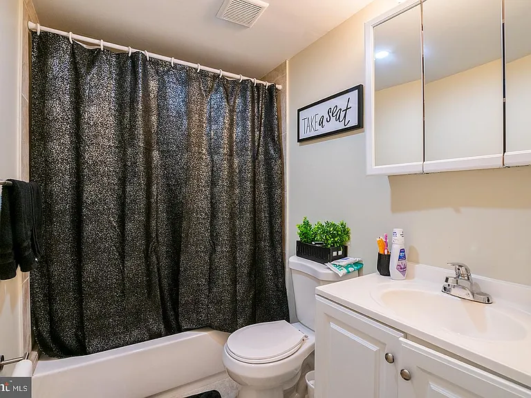 1122 E Passyunk Ave #1 — Photo 14