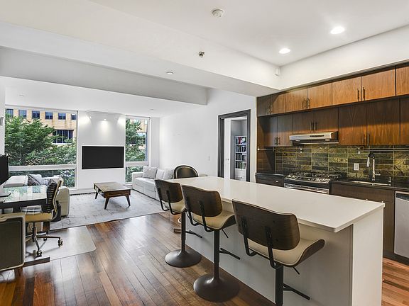3rd image of 150 Myrtle Ave APT 309