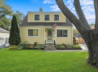 235 N Warwick Ave, Westmont, IL